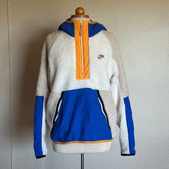 Nike Jacket - Picture 1 of 15